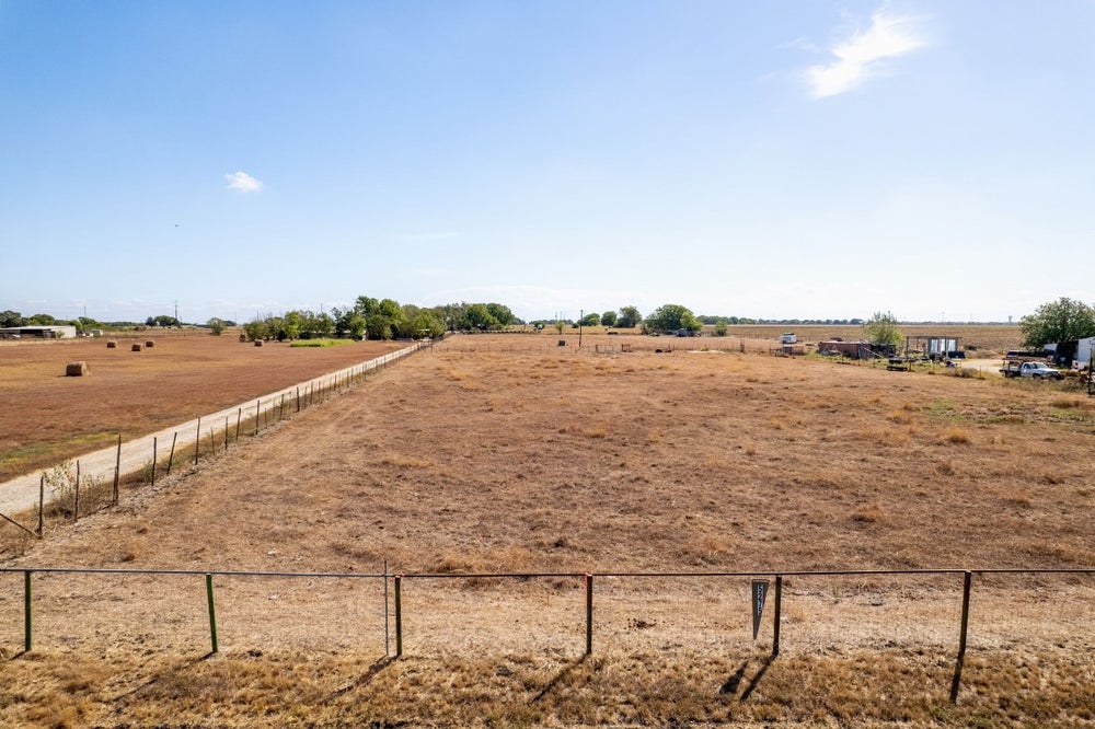 5275 Barbarossa Road, Seguin, TX 78155 ERA