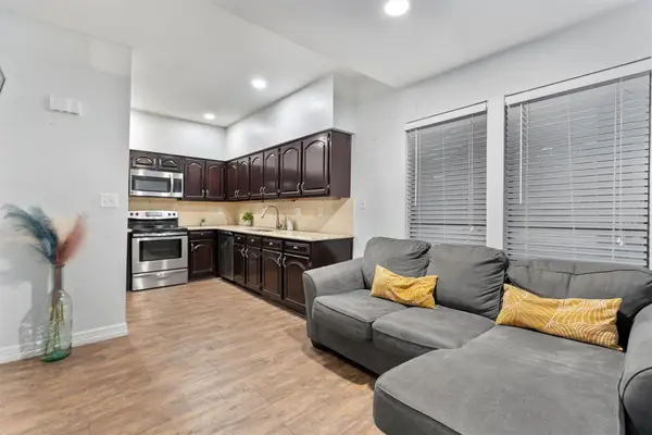 1910 Robbins Pl #106, Austin, TX 78705