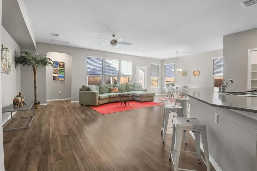 301 Jarbridge Dr, Kyle, TX 78640 - Image #2