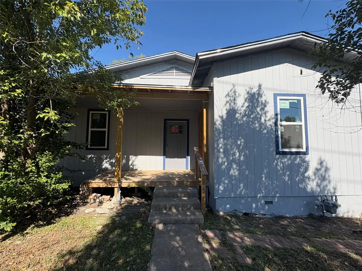 102 W Wilbarger St, Pflugerville, TX 78660 - Image #1