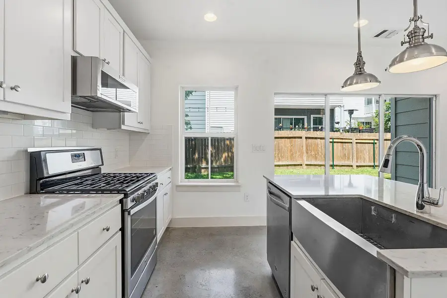 2000 E 18th St #B, Austin, TX 78702 - #3
