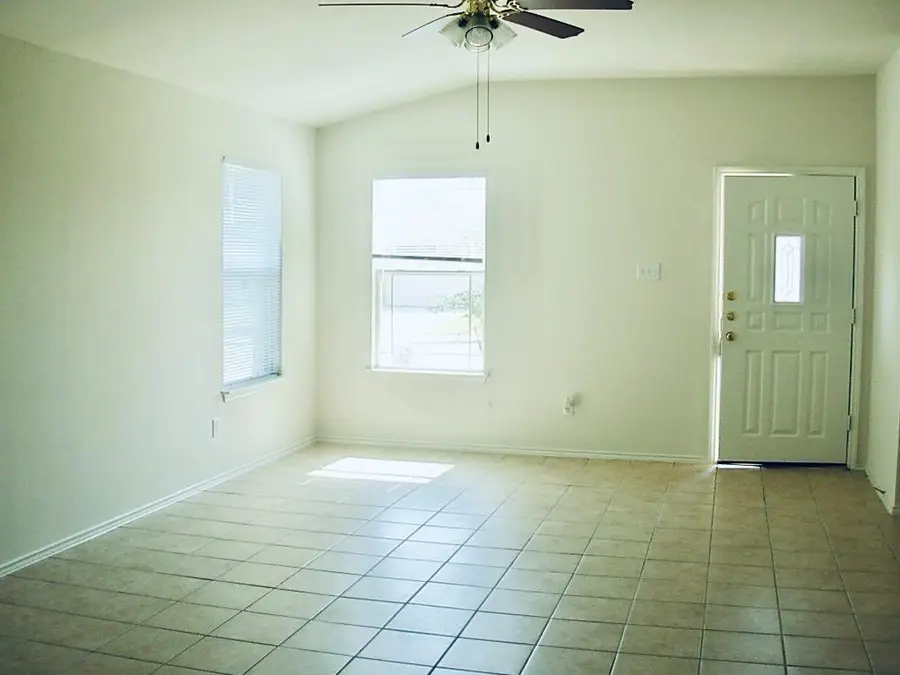 235 San Felipe Dr, Kyle, TX 78640 - #2