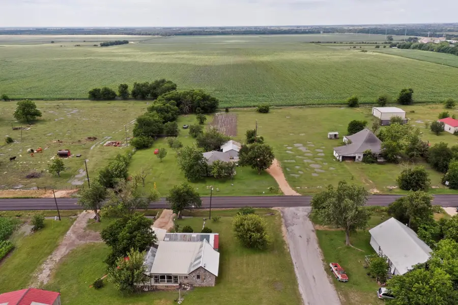 711 E Clark St, Bartlett, TX 76511 - #2