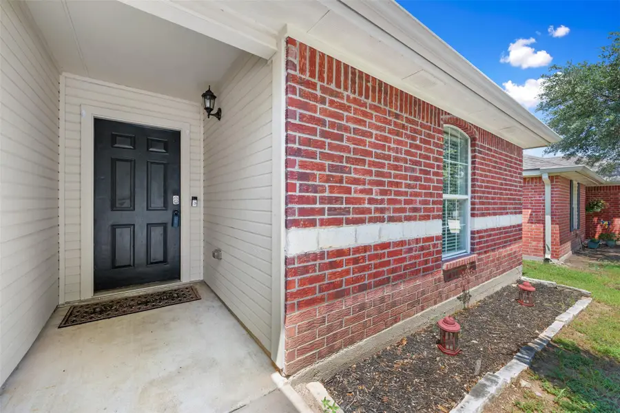 109 Calcite Ln, Jarrell, TX 76537 - Image #2