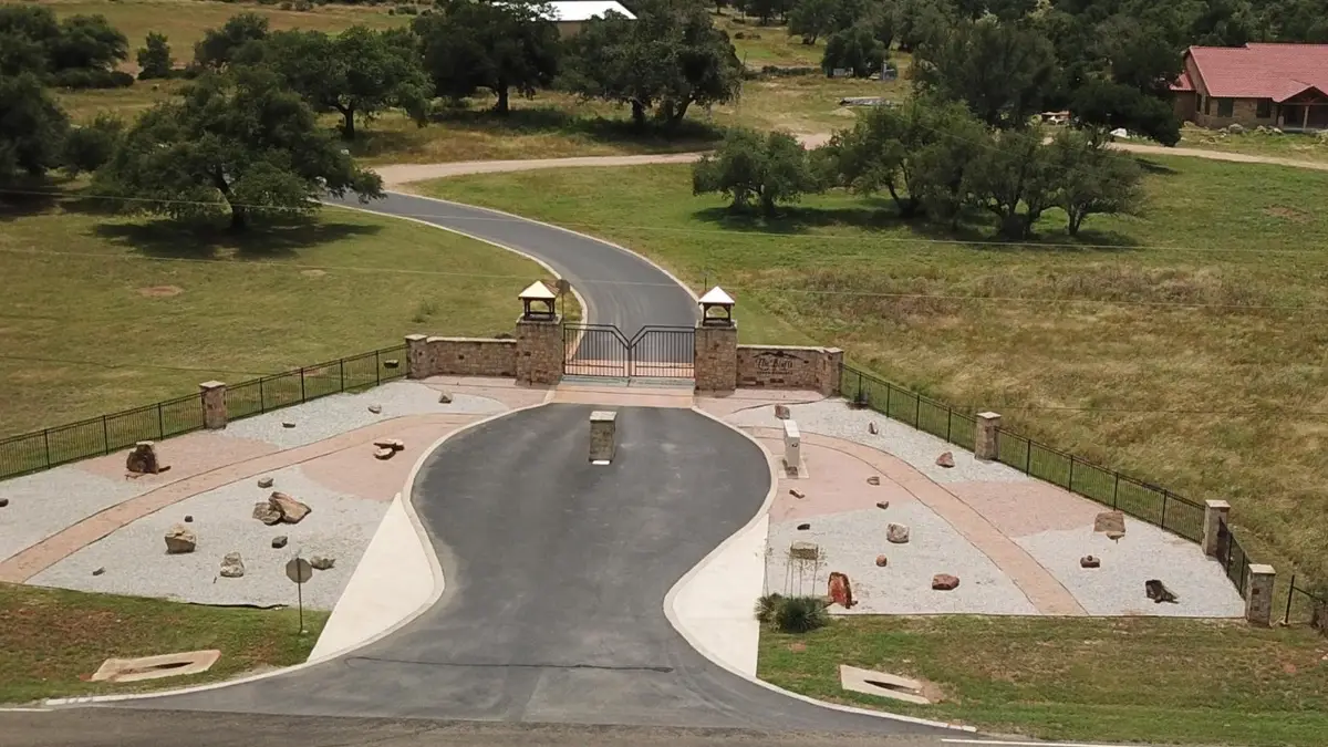 181 Kadens Blf, Round Mountain, TX 78663 - #1