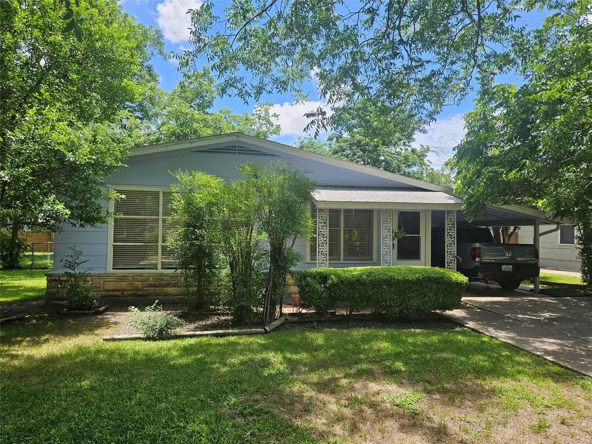 1003 Gilmore St, Taylor, TX 76574 - #1