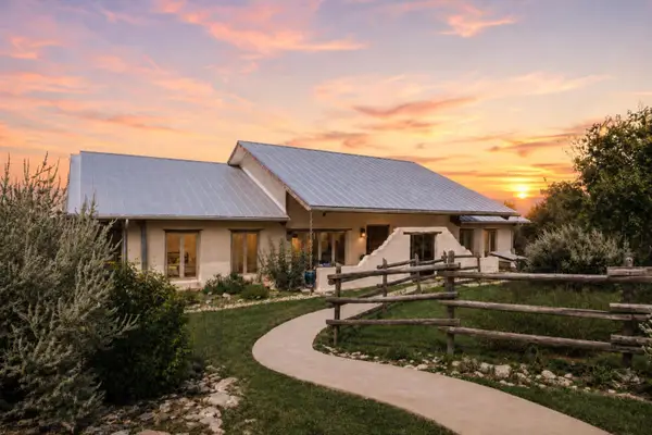 901 Old Red Ranch Rd, Dripping Springs, TX 78620