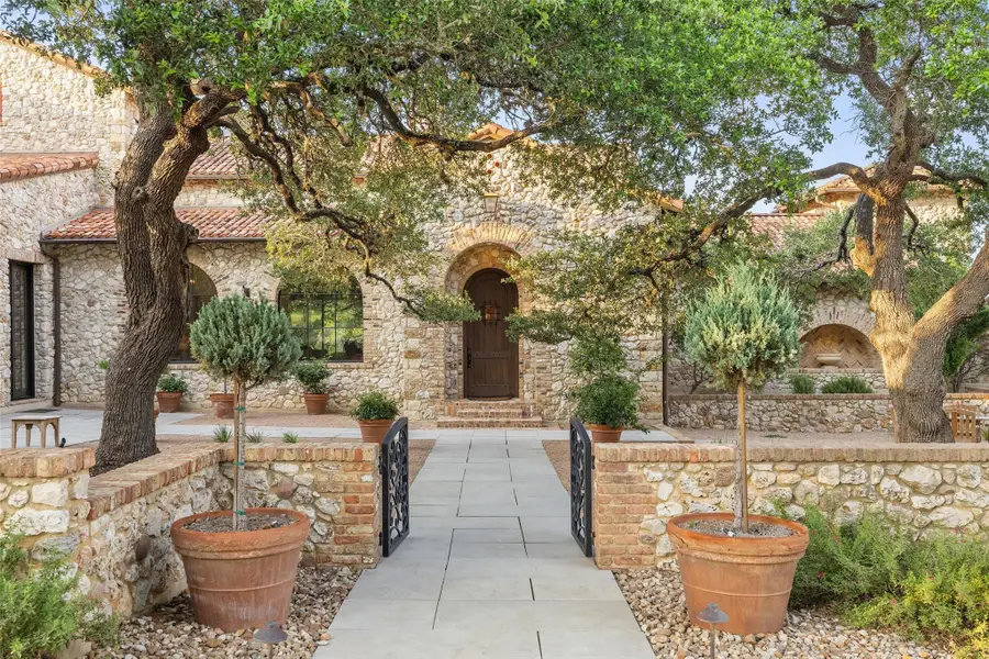 418 Cattle Trail Dr, Dripping Springs, TX 78620 - #3