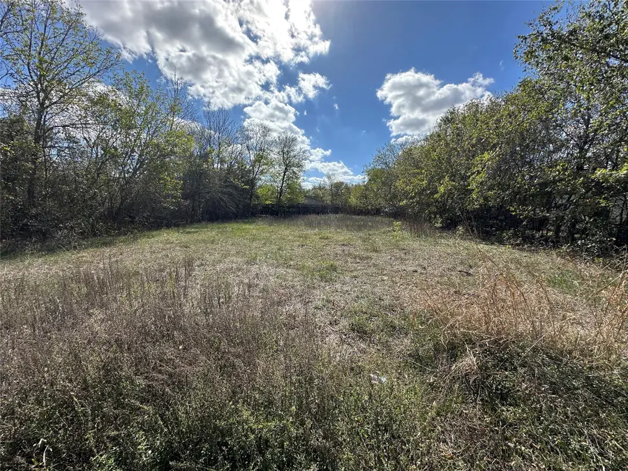 709 Locust St, Bastrop, TX 78602 - Image #2