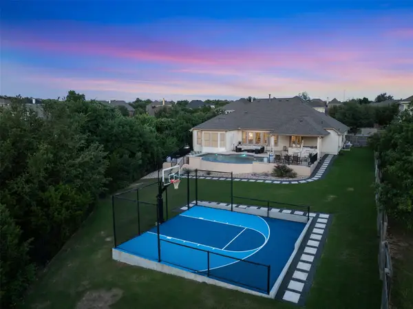 2001 Long Bow Dr, Leander, TX 78641