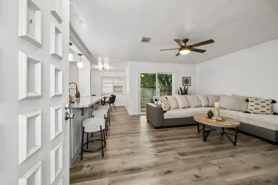 10826 Lynbrook Dr, Houston, TX 77042 - #2