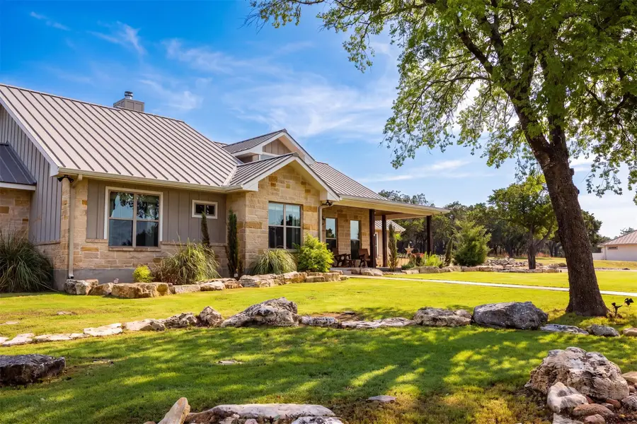 522 S San Juan, Kerrville, TX 78028 - #2