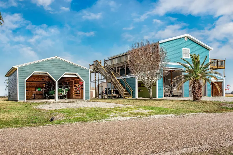 19 Dewberry Ln, Seadrift, TX 77983 - Image #2