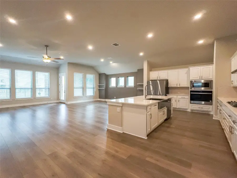 337 Alicante Ln, Liberty Hill, TX 78642 - Image #2