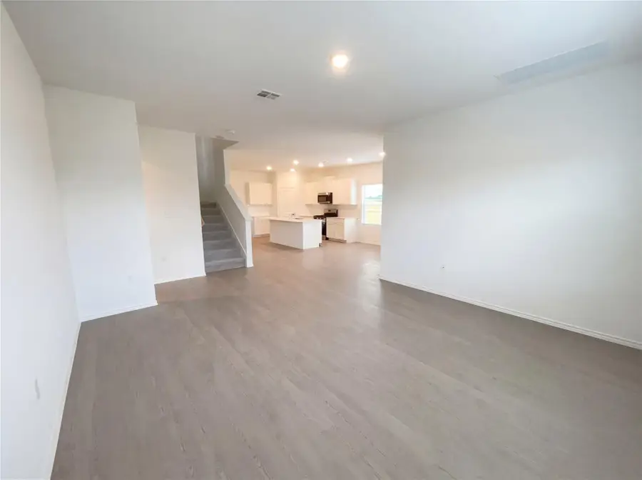 501 Vantage Dr, Hutto, TX 78634 - #3