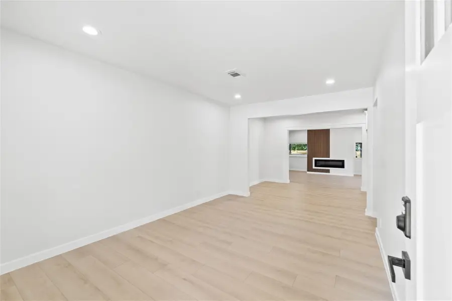 106 East Lola Dr, Austin, TX 78753 - Image #3