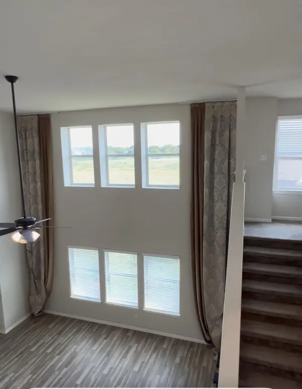 1060 Zeus Cir, Round Rock, TX 78665