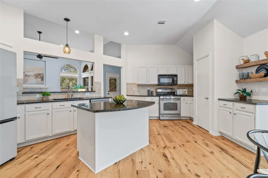 9317 Colberg Dr, Austin, TX 78749 - Image #3