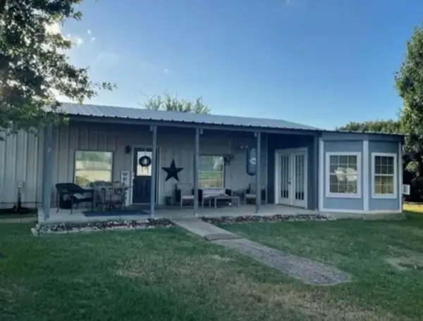 616 S Rockdale St, Lexington, TX 78947