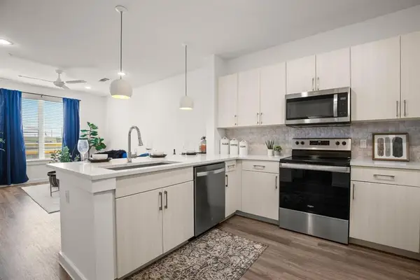 6324 N Lamar Blvd #212, Austin, TX 78752