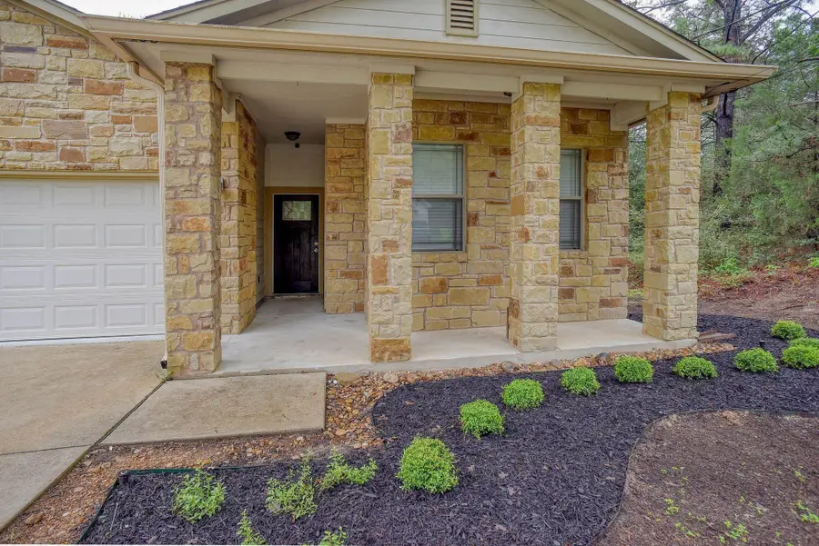 105 S Kaupo Dr, Bastrop, TX 78602 - #2