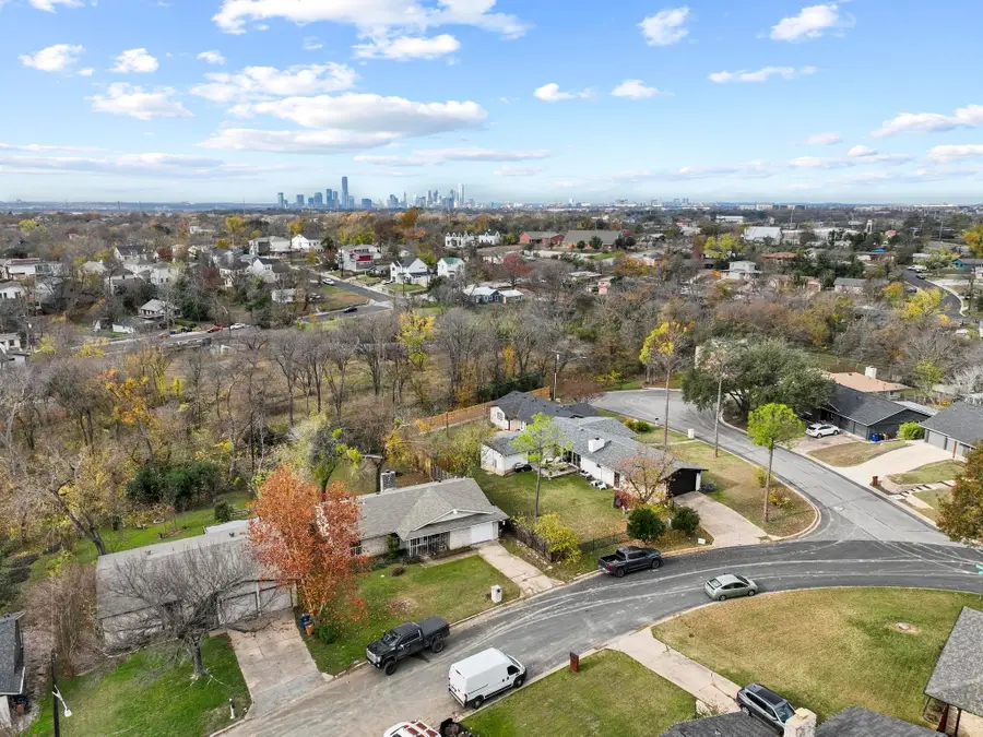 5103 Stone Gate Dr, Austin, TX 78721 - Image #2