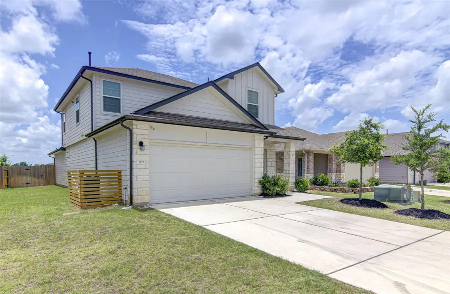709 Aster Pl, Bastrop, TX 78602 - #2