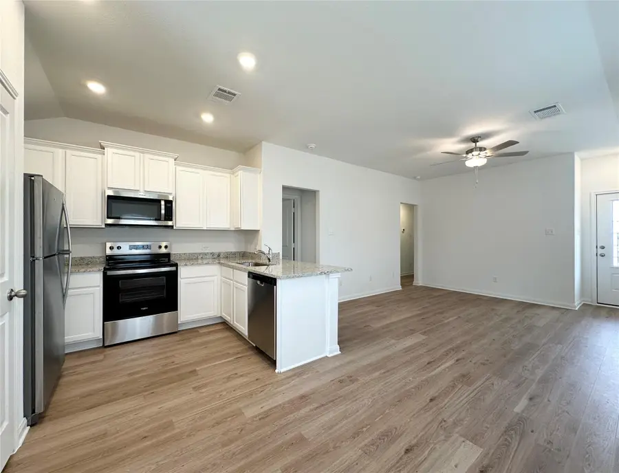 104 Paradise Canyon Dr, Jarrell, TX 76537 - #2