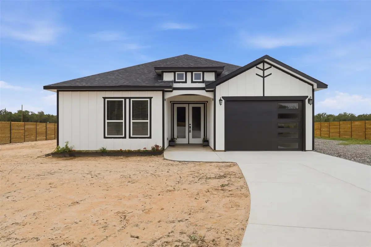 123 Los Robles Rd, Elgin, TX 78621 - #1