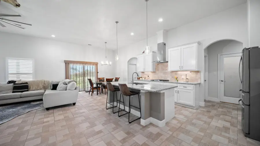 351 Firework Ln, Giddings, TX 78942 - #3