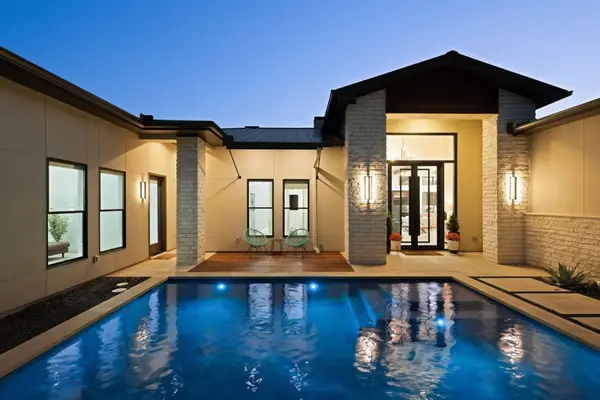 19509 Inverness Dr, Spicewood, TX 78669