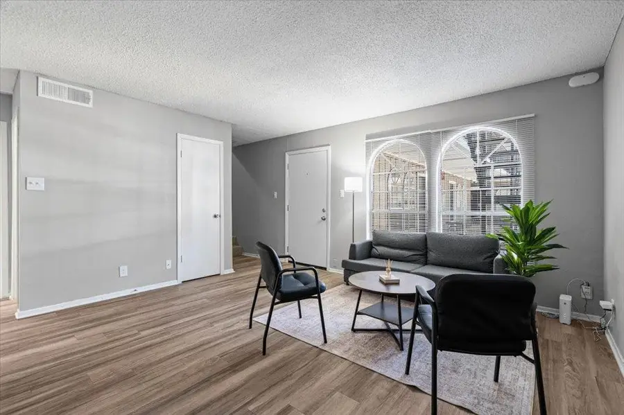 101 E 33rd St #206, Austin, TX 78705 - #2