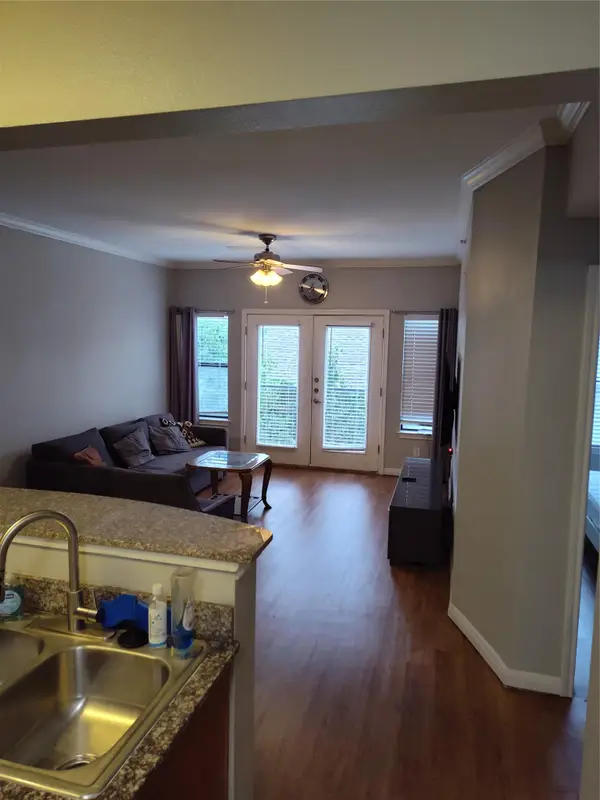 2502 Leon St #304, Austin, TX 78705