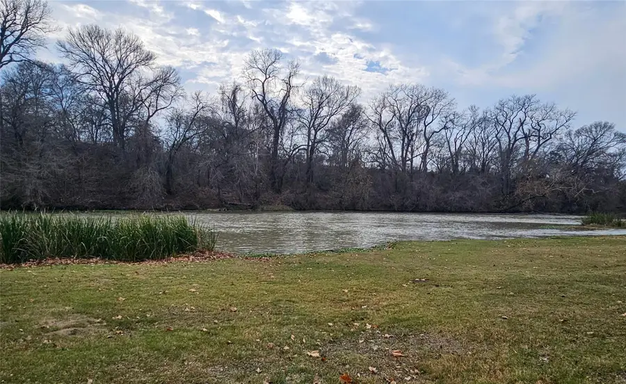 416 Riverside Dr, Bastrop, TX 78602 - #3