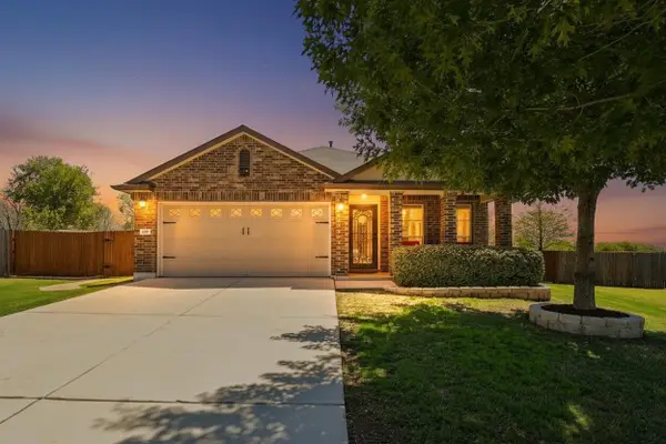 180 Chickadee Cv, Kyle, TX 78640