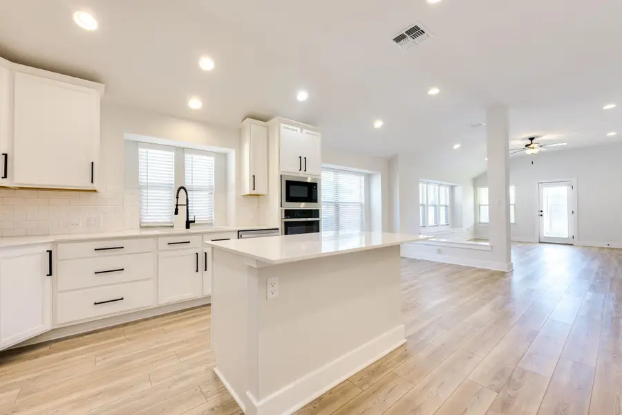 122 Biscayne Bay Bnd, Kyle, TX 78640 - Image #3