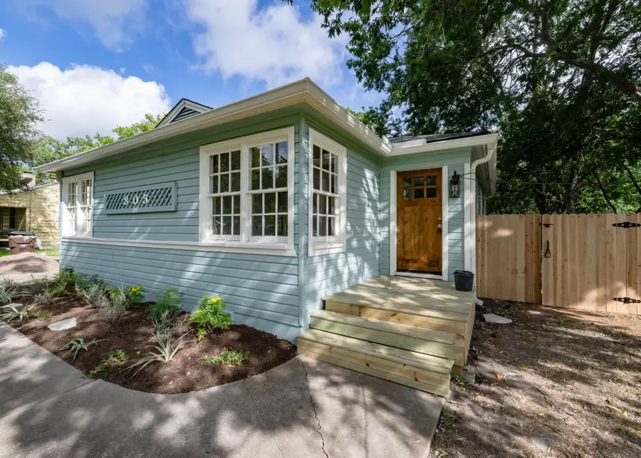 805 Maple St, Lockhart, TX 78644 - #3