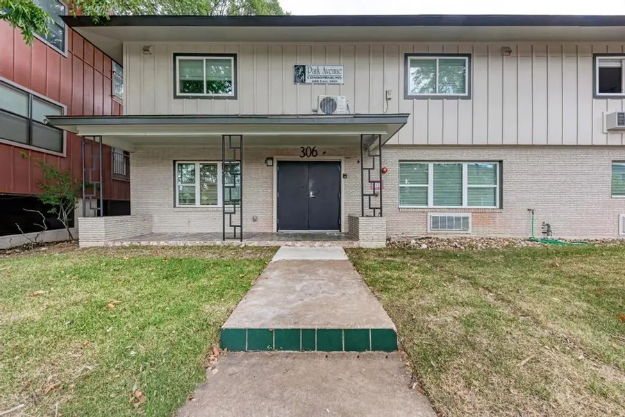 306 E 30th St #210, Austin, TX 78705 - #3