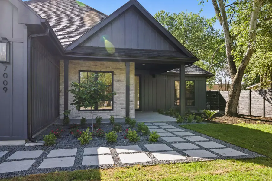 7009 Daugherty, Austin, TX 78757 - Image #2