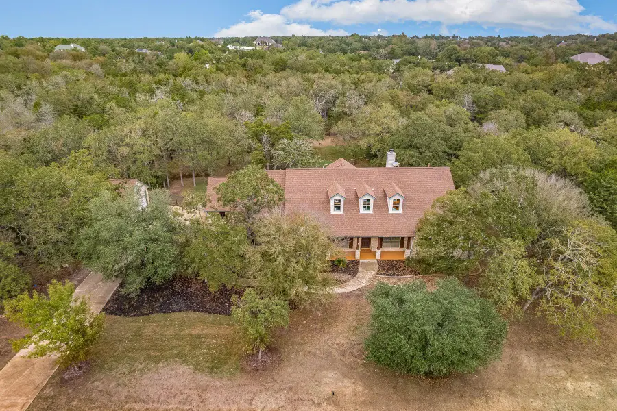 136 Sam Houston Dr, Bastrop, TX 78602 - Image #2