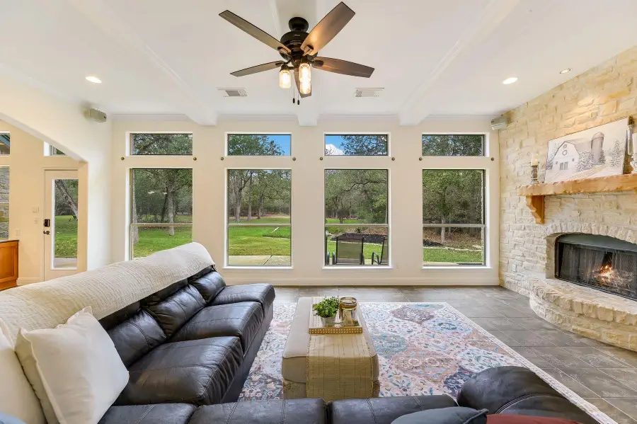 136 Sam Houston Dr, Bastrop, TX 78602 - Image #3