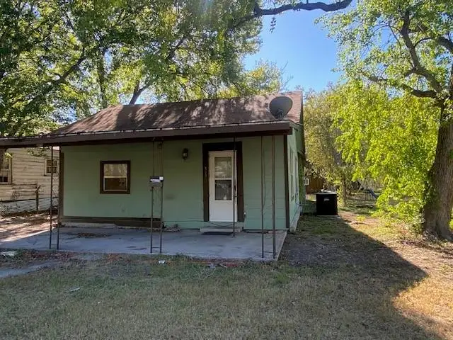 523 S Rio Grande St, Lockhart, TX 78644 - #3
