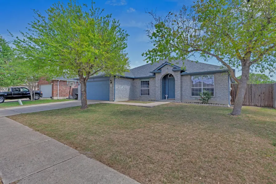 506 Carol Dr, Hutto, TX 78634 - #2