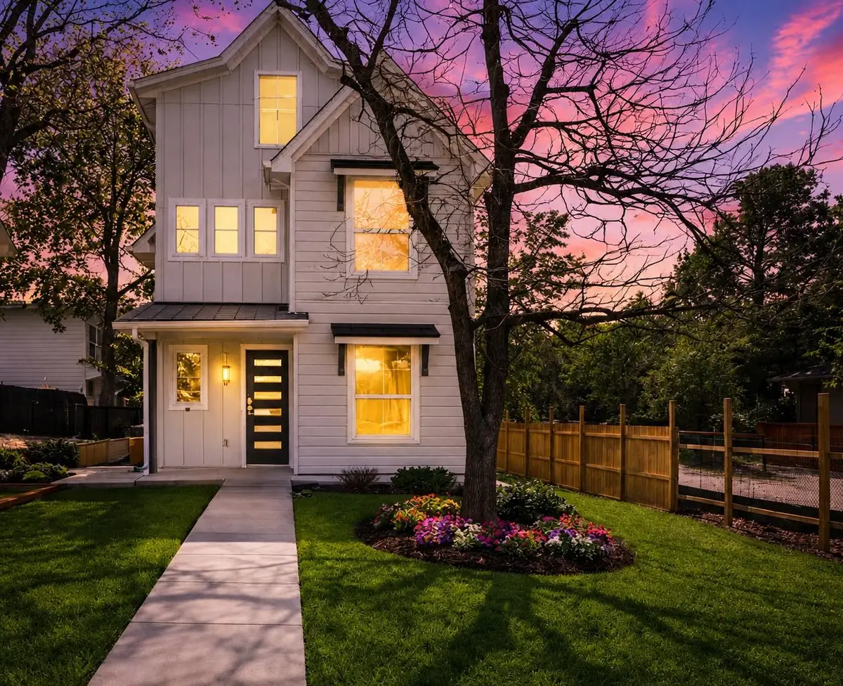2301 E 10th St, Austin, TX 78702 - #1