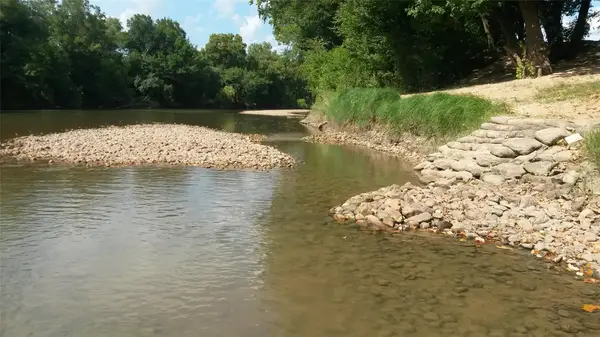 195 Hidden Shores Loop, Smithville, TX 78957
