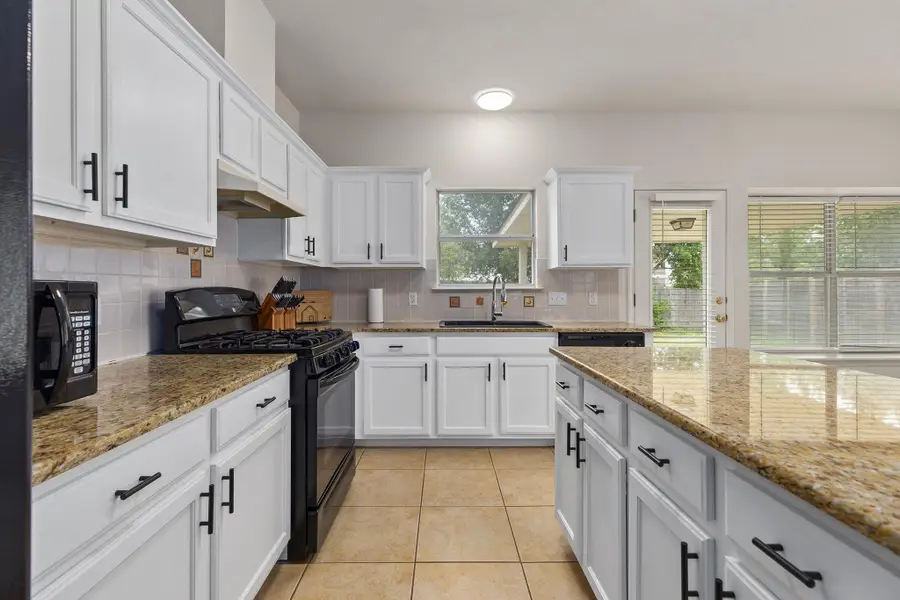 15725 Cadoz Dr, Austin, TX 78728 - #2