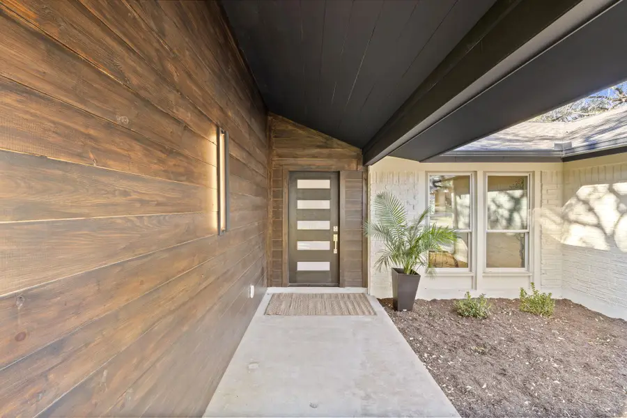 9420 Shady Oaks Dr, Austin, TX 78729 - Image #2