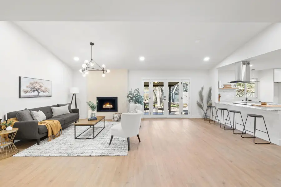 9420 Shady Oaks Dr, Austin, TX 78729 - Image #3