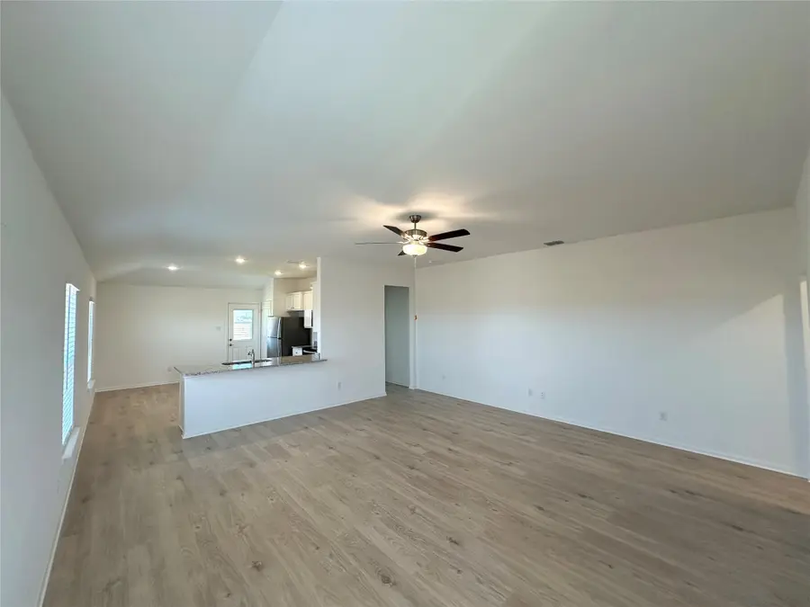 116 Paria Ct, Jarrell, TX 76537 - #3