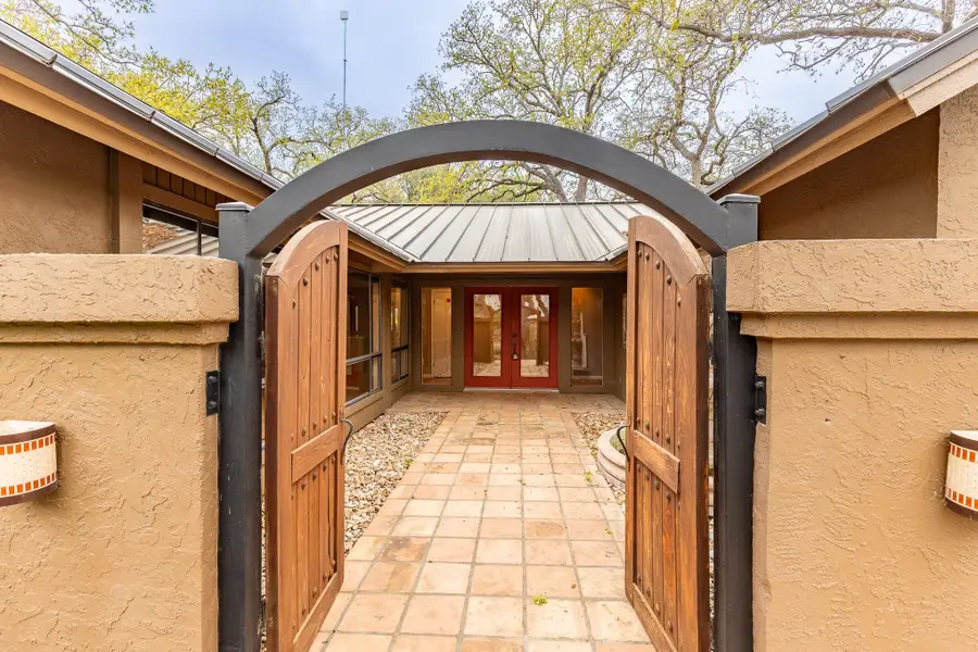 206 Blue Ground, Horseshoe Bay, TX 78657 - #2